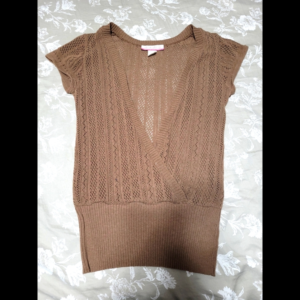 Knit over top. Brown. M. Absolutely